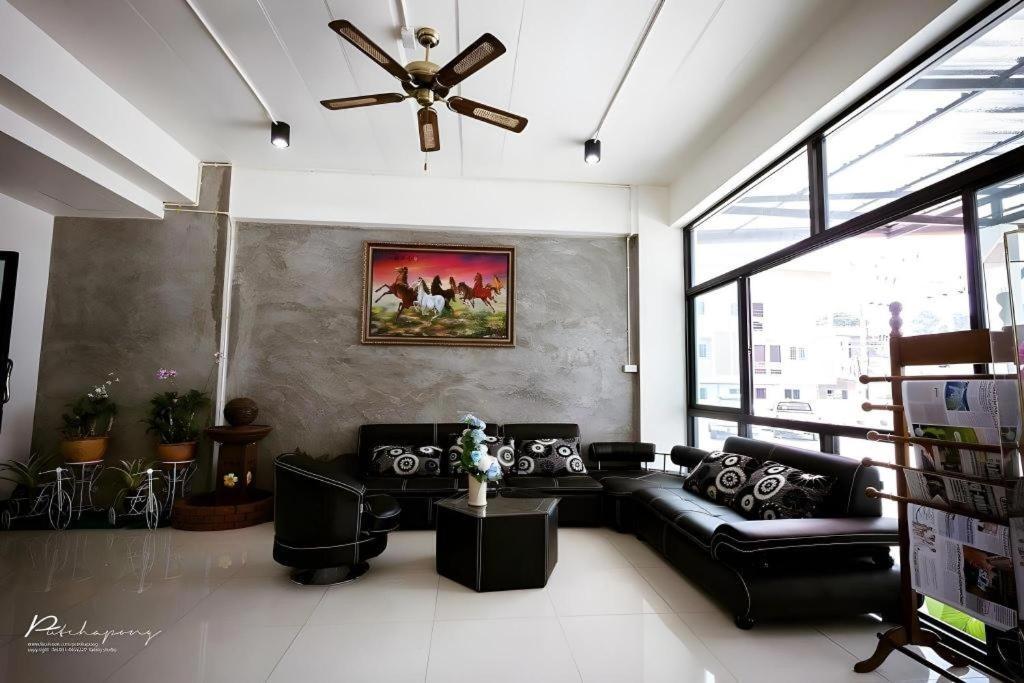 Pornsiri Hotel Sisaket Экстерьер фото
